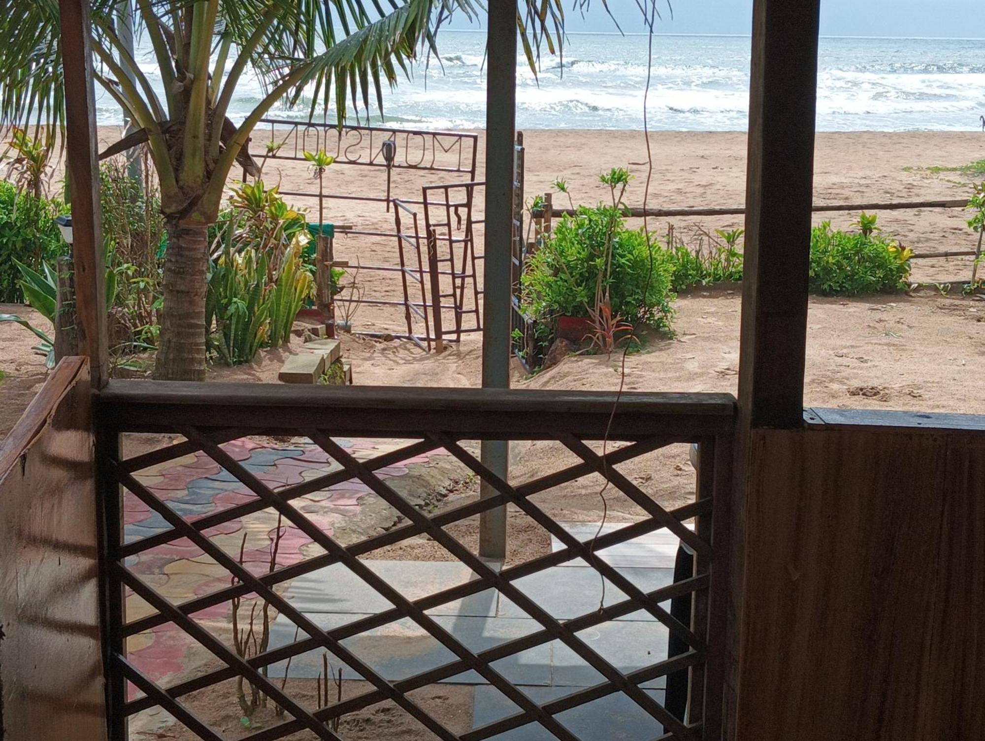 Monsoon Hotel Agonda Room photo