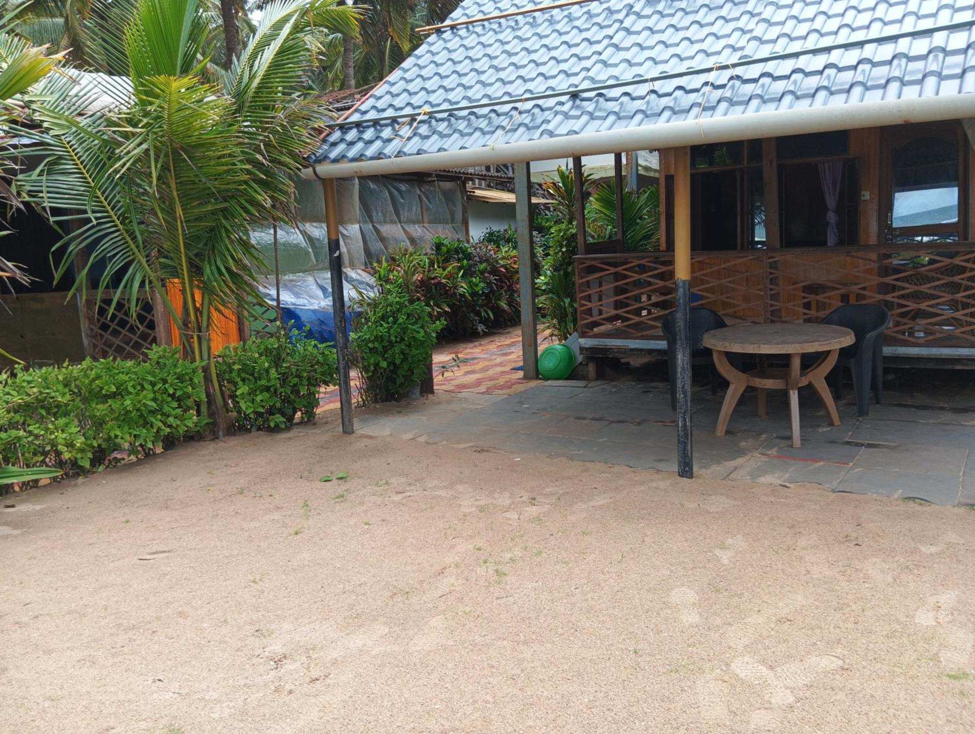 Monsoon Hotel Agonda Exterior photo
