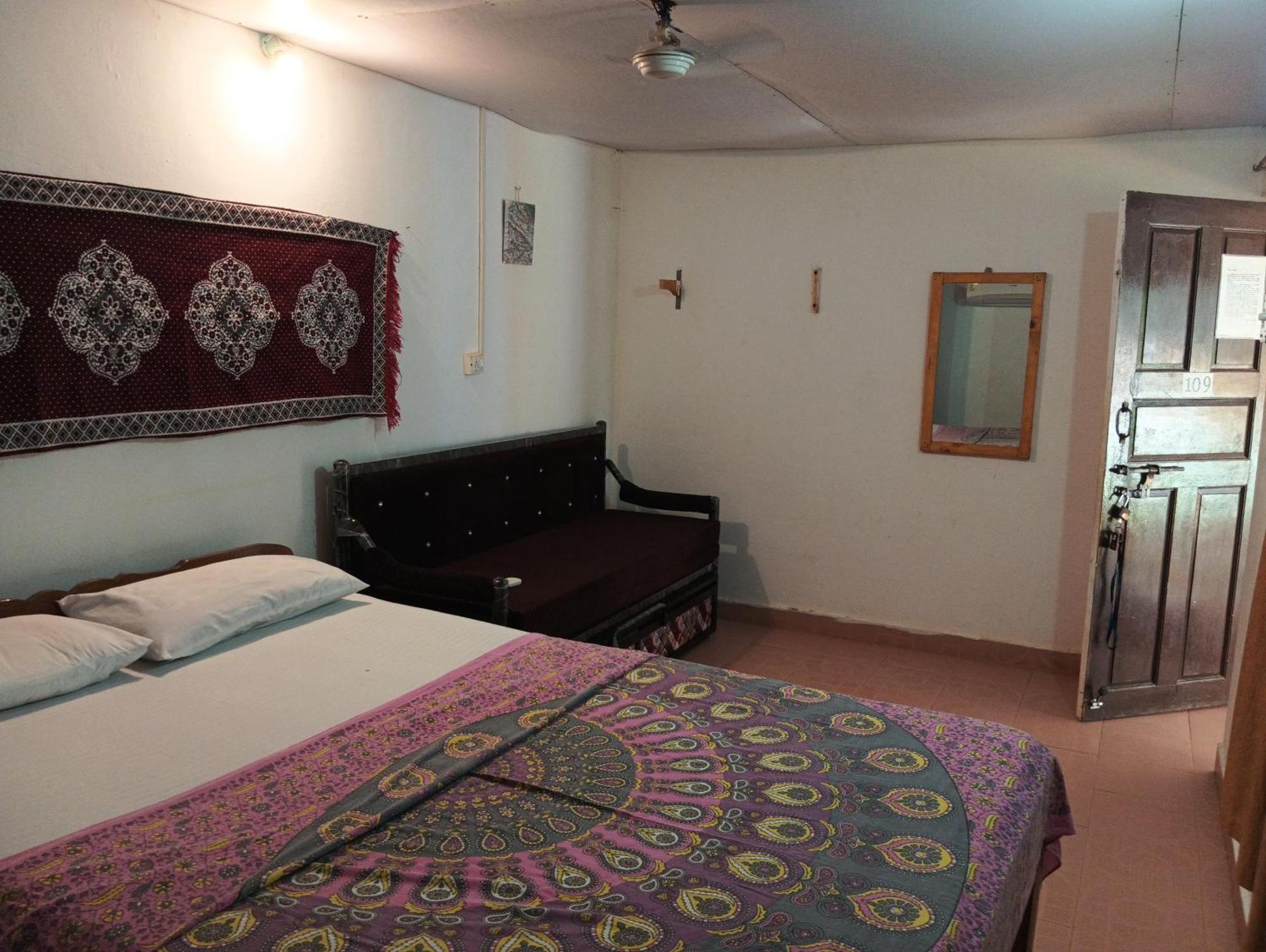 Monsoon Hotel Agonda Room photo