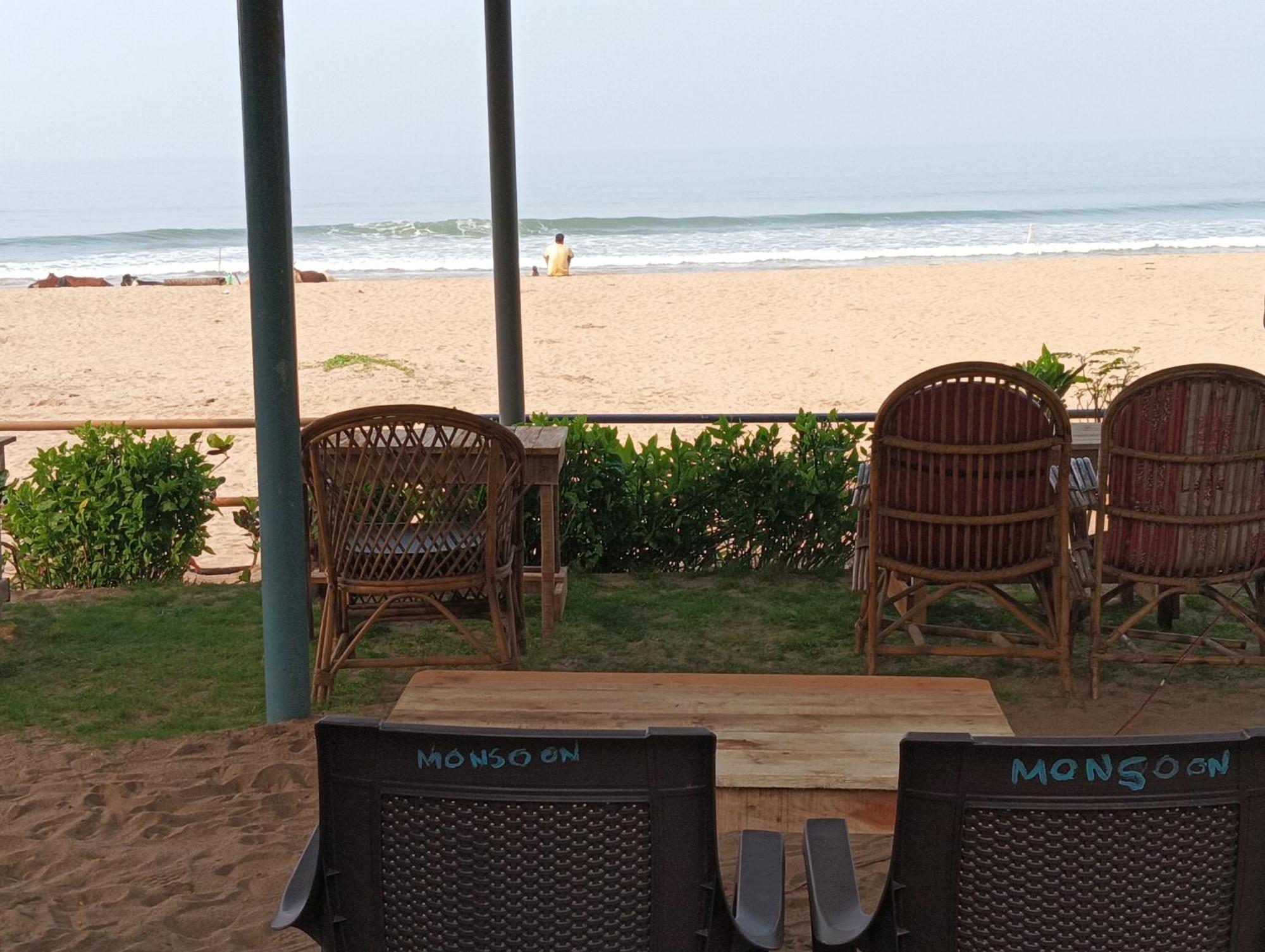 Monsoon Hotel Agonda Exterior photo