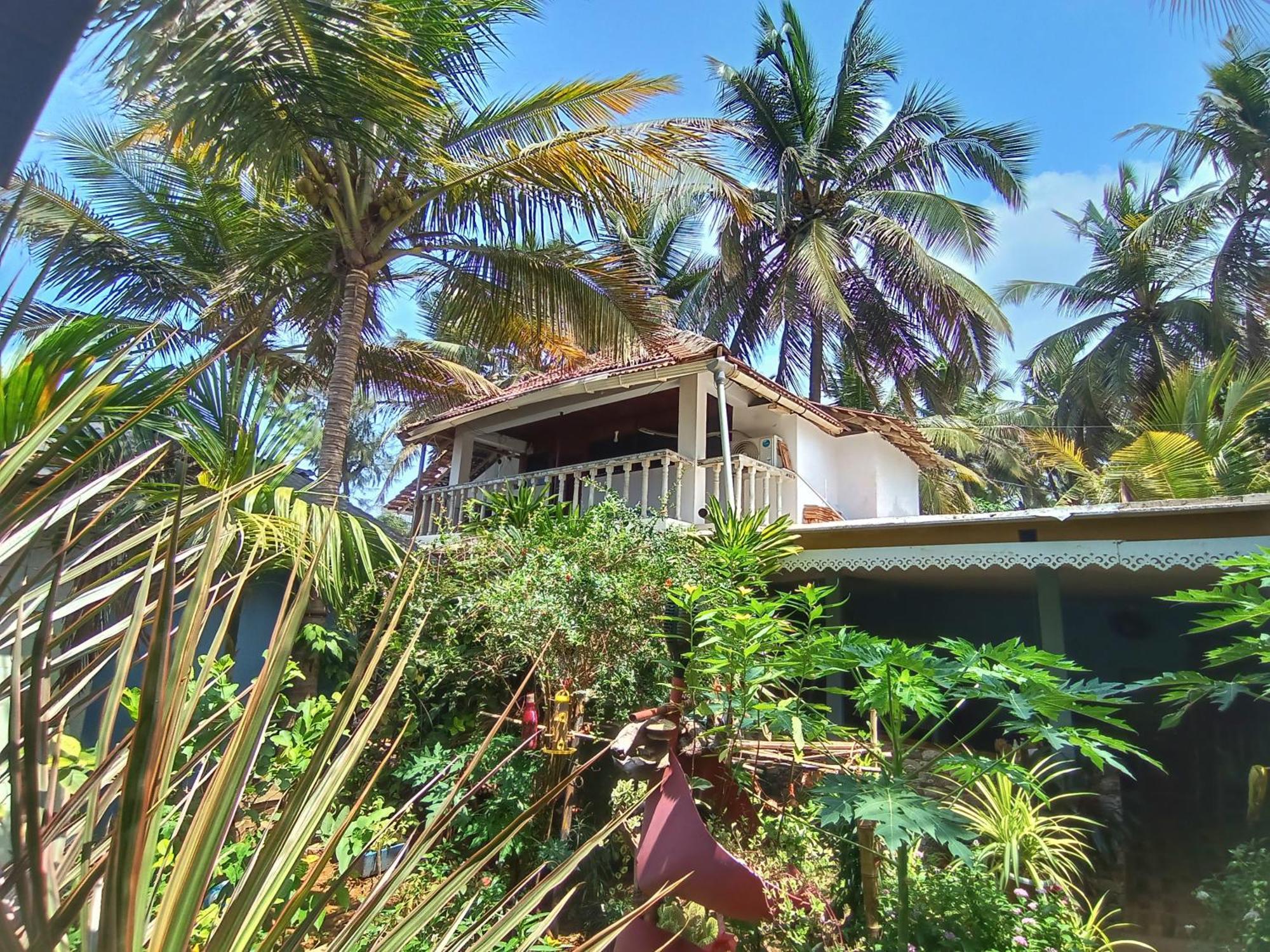 Monsoon Hotel Agonda Exterior photo