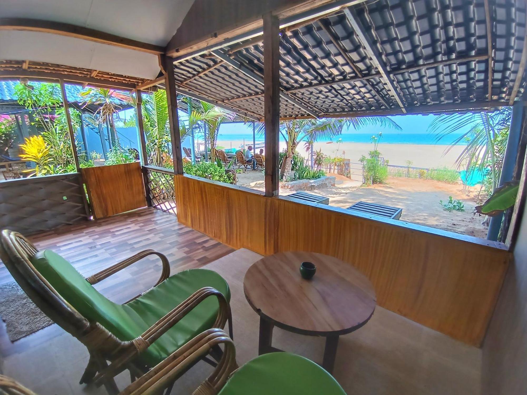 Monsoon Hotel Agonda Exterior photo